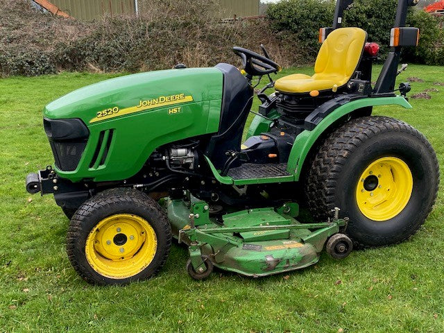 .John Deere 2520 Compact Tractor  Complete with 62 inch mower deck