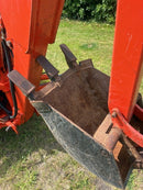 Kubota B7100 Digger / Loader Compact tractor