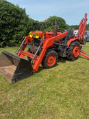 Kubota B7100 Digger / Loader Compact tractor