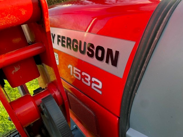 .Massey Ferguson 1532 Compact loader Tractor