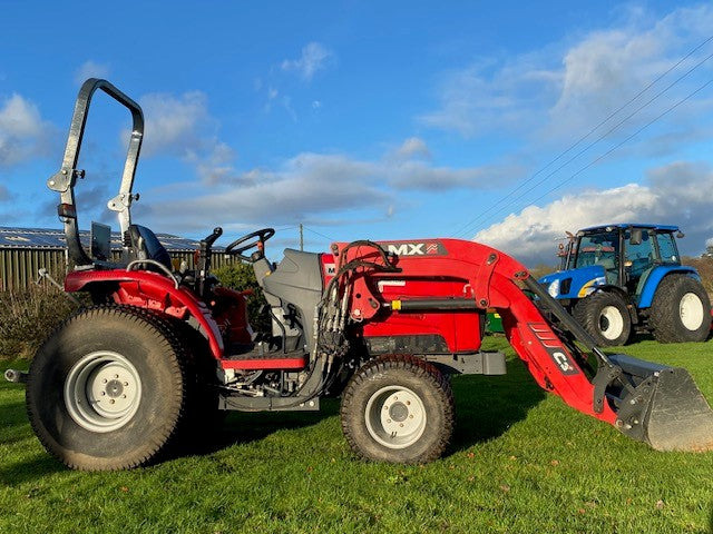 .Massey Ferguson 1532 Compact loader Tractor