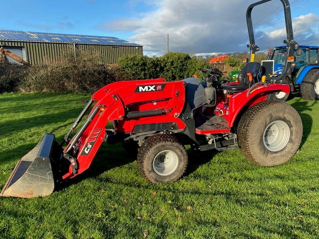 .Massey Ferguson 1532 Compact loader Tractor