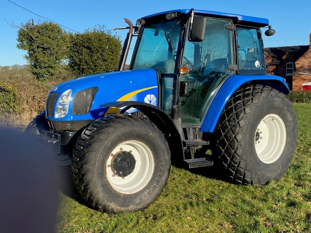 New Holland T5050  tractor , 95hp tractor fitted with Turf Tyres