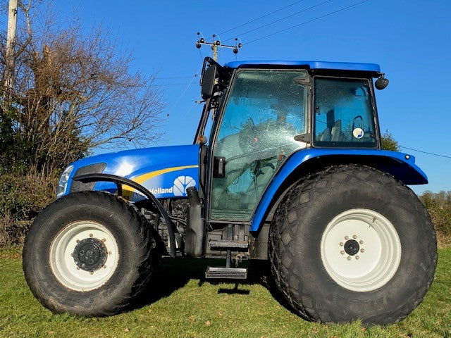 New Holland T5050  tractor , 95hp tractor fitted with Turf Tyres