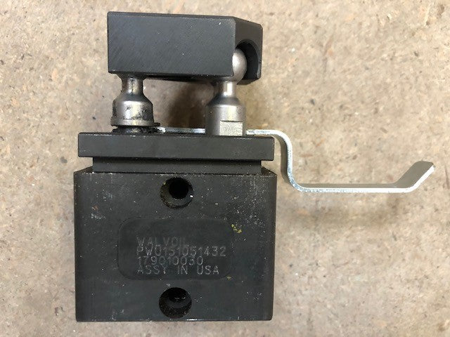 Kubota HYDRAULIC CONTROL LEVER 7J419-77510 / 7J419-77512 CONTROLLER