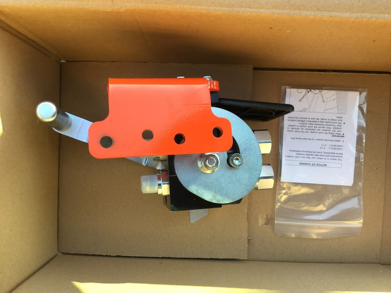 7J433-95020  Kubota LA1954 4P Hydraulic Quick Coupler ( M10 / M135GX Tractor )