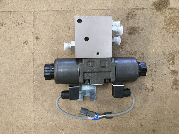 7J430-94030  Kubota LA2254 EC 3rd Function Valve Kit ( M135GX Tractor )