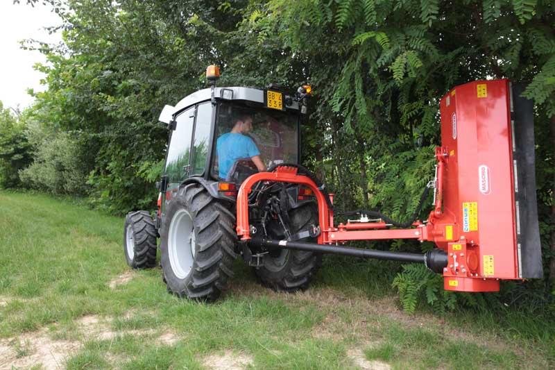 Kubota M120  Verge Mower ( 1.2m ) Compact Tractor Offset Flail mower